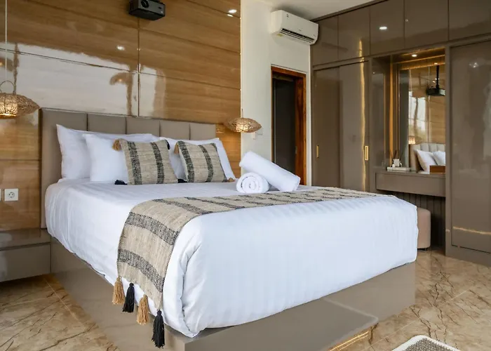 Private Luxury L Pool & L Nova Escapes Villa *