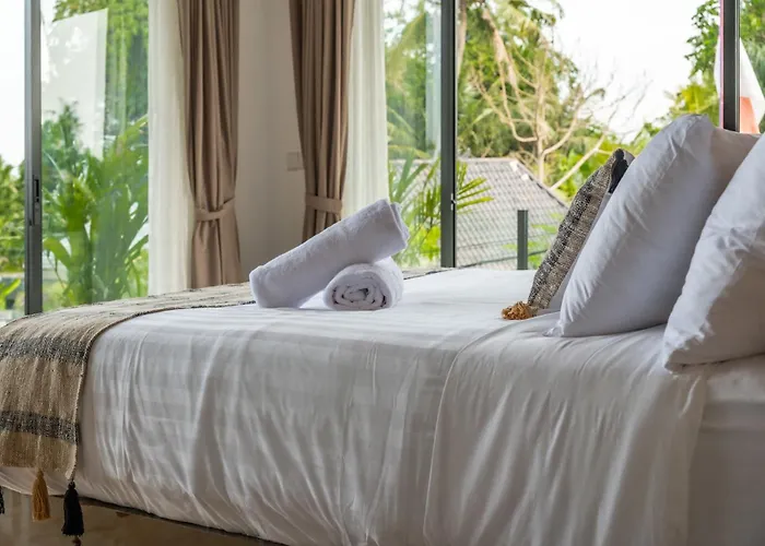 Private Luxury L Pool & L Nova Escapes